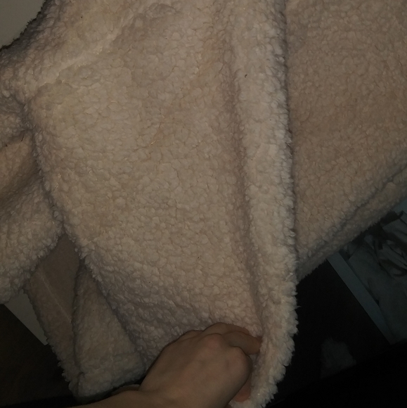 Fluffy pull over jacket - Picture 5 of 6